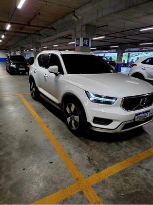 VOLVO XC40 2.0 T4 GASOLINA MOMENTUM GEARTRONIC